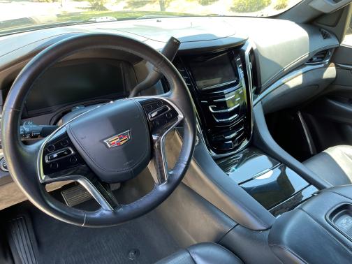 Photo 3 of 5 of 2015 Cadillac Escalade ESV Platinum